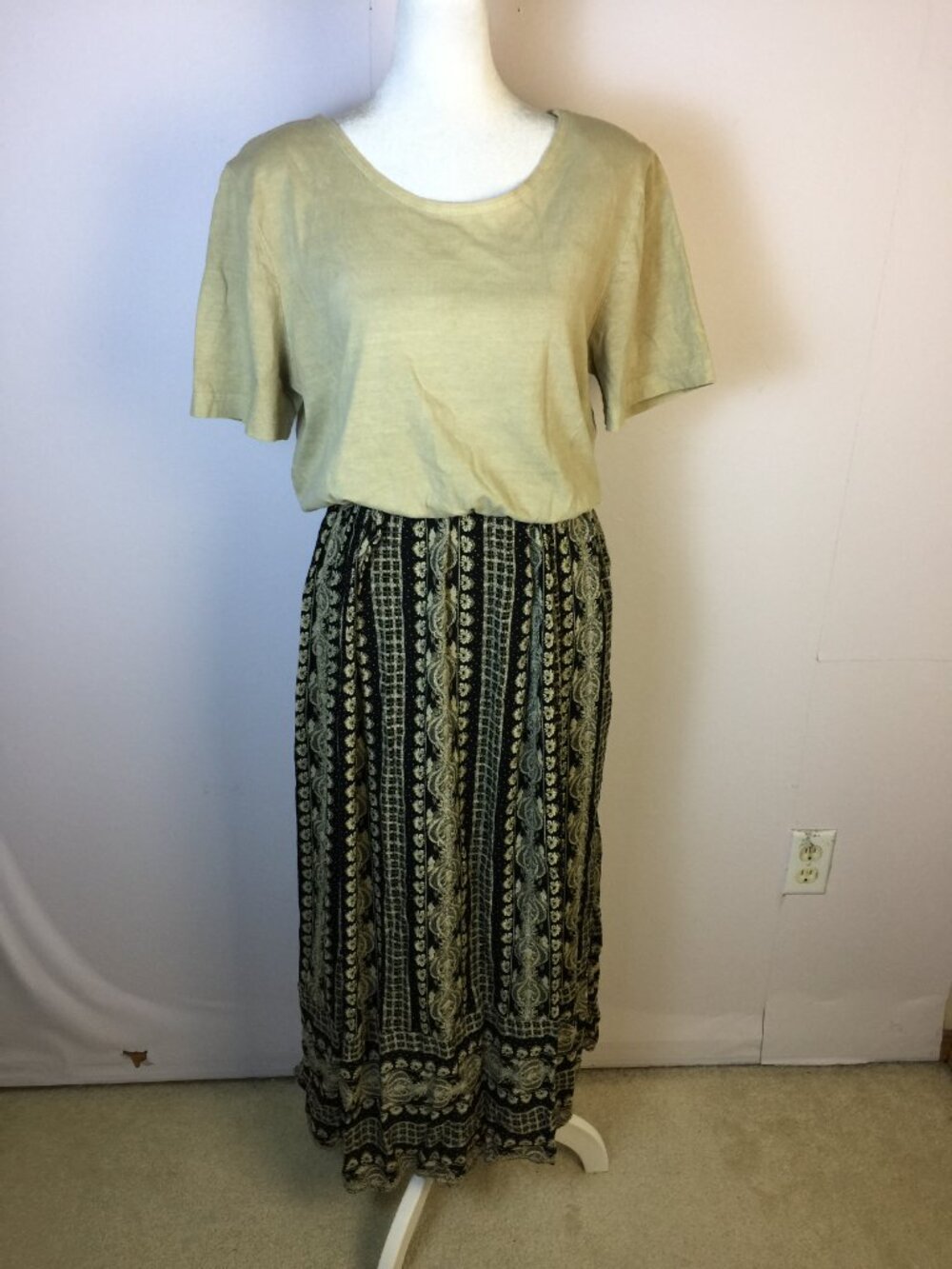 Nina Piccalino Midi Dress Size 10 Woman Beige Black Short Sleeve Elastic Waist